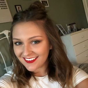 Meet your Posher, Mackenzie